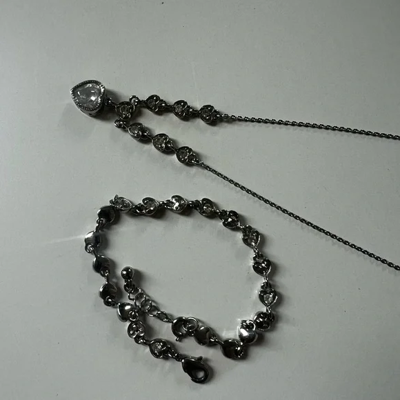 Avon Silver Heart Necklace and Bracelet Set - Picture 9 of 10